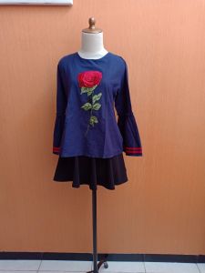 atasan wanita lengan panjang terompet M L cewek biru tua navy motif bunga timbul MEWAH