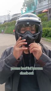 Kacamata Helm Masker Motor Sporty Aman Nyaman Stylish untuk Campuran Helm Lindungi Wajah dari Debu