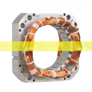 มอเตอร์พัดลมตั้งพื้นอุตสาหกรรมแกนทองแดงเต็มรูปแบบพร้อมแผ่นเหล็กซิลิคอนเครื่องเป่าลมรูปแตรกระทิงสำหรับใช้ในบ้านและสำนักงาน