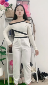 ชุดเซ็ตแขนยาว ทรงเข้ารูป ดีไซน์พิเศษ