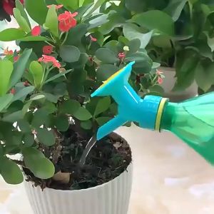 Đầu vòi tưới cây gắn chai nước 2 chế độ tưới tiện lợi có nắp đậy-TyHome