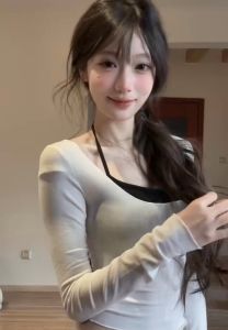 เสื้อครอปแขนยาว เซ็ต 2 ชิ้น ทรงเข้ารูป เสื้อซับตัวในแบบคล้องคอสีดำ สีพื้นสไตล์เกาหลี เสื้อยืดผู้หญิง #013