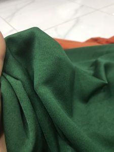 vải lụa tằm ướt  loại 1 màu xanh lá dày co dãn mềm mịn rũ _( khổ 1m5)may đầm váy áo kiểu áo dài vv