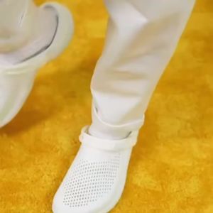 `รองเท้าแตะ Cr Lite Ride Size M4-M11 พร้อมส่ง หิ้วนอก รับประกันการจัดส่ง สินค้าที่ดีที่สุด ด้วยภาพจริง`