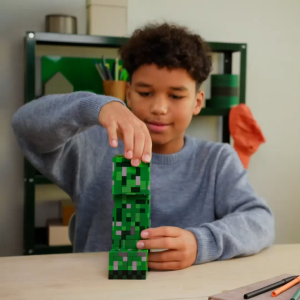 LEGO Minecraft 21276 The Creeper (665 Pieces)