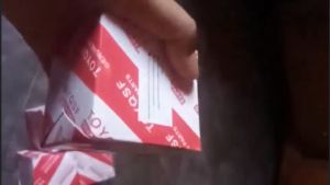 ORIGINAL Filter Oli Mesin Mobil Avanza Lama 2004 Xenia 1000cc 1300cc Oil Filter Toyota Avanza Daihatsu Xenia Old 2004 sd 2023 Part Number 15601 BZ030