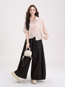 SHANGWEILUO | Bộ 2 Món Áo Sơ Mi Cổ Trụ Tay Ngắn Rộng Và Quần Ống Rộng Thêu Hoa