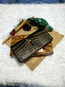 dompet panjang kulit croco(asli merauke)