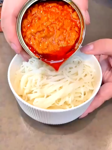 Authentic Oil Soaked Crab Roe Sauce Instant Crab Meat Seafood Canned Crab Sauce Rice Sauce Bibi110g蟹黄酱