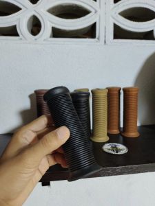 22 มม. ปลอกแฮนด์ ทรงคลาสสิก 3 สี มอเตอร์ไซค์ มิฟรู่ราคา 1,295 บาท