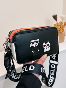 Cross-border Fashion 2024 ใหม่ การ์ตูน กระเป๋ากล้องสีประกบ เรียบง่าย มีสไตล์ กระเป๋าสี่เหลี่ยมเล็กข้ามไหล่เดี่ยว