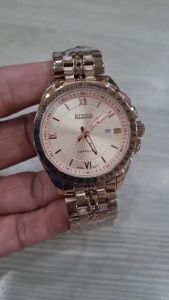 [Promo] Jam Tangan Pria Eizen EP 1008 / EP1008 Leather Strap Sapphire Glass Original Garansi Resmi 1 Tahun [✔COD][100% Authentic]\\n\\n Mengenal Jam Tangan Pria Eizen EP 1008\\n\\nJam tangan pria Eizen EP 1008 adalah pilihan tepat bagi Anda yang mencari jam tangan berkualitas dengan harga terjangkau. Dengan desain elegan dan fitur-fitur canggih, jam tangan ini menawarkan kenyamanan dan keandalan yang luar biasa. Mari kita bahas spesifikasi dan kelebihan dari jam tangan Eizen EP 1008 ini.\\n\\n Spesifikasi Jam Tangan Eizen EP 1008\\n\\nJam tangan Eizen EP 1008 memiliki spesifikasi sebagai berikut:\\n\\n- **Diameter:** 42 mm\\n- **Bahan Band:** Leather Strap\\n- **Bahan Wajah:** Stainless Steel\\n- **Jendela Kaca:** Sapphire Glass Original\\n- **Daya Tahan Air:** 5 ATM\\n- **Jenis Mesin:** Quartz\\n- **Baterai:** CR2032\\n\\n Kelebihan Jam Tangan Eizen EP 1008\\n\\nBerikut adalah beberapa kelebihan dari jam tangan Eizen EP 1008:\\n\\n- Desain elegan dan modern\\n- Bahan leather strap yang nyaman dan tahan lama\\n- Kaca sapphire original yang tahan gores\\n- Garansi resmi selama 1 tahun\\n- Daya tahan air hingga 5 ATM\\n\\n Mengapa Memilih Jam Tangan Leather Strap Sapphire Glass Original?\\n\\nJam tangan leather strap sapphire glass original menawarkan banyak keunggulan dibandingkan dengan jam tangan lainnya. Berikut ini adalah beberapa alasan mengapa Anda harus memilih jam tangan ini:\\n\\n Keunggulan Leather Strap & Sapphire Glass\\n\\n- **Leather Strap:** Strap kulit berkualitas tinggi yang memberikan kenyamanan dan gaya yang tak tertandingi. Selain itu, strap kulit juga tahan lama dan mudah dirawat.\\n- **Sapphire Glass Original:** Kaca sapphire asli yang tahan terhadap goresan dan benturan. Dengan bahan ini, Anda tidak perlu khawatir tentang kerusakan pada wajah jam tangan Anda.\\n\\n Mengapa Pilih Garansi Resmi 1 Tahun?\\n\\nMemiliki garansi resmi selama 1 tahun berarti Anda mendapatkan perlindungan tambahan jika terjadi masalah dengan jam tangan Anda. Dengan garansi ini, Anda dapat merasa lebih tenang dan percaya diri saat menggunakan jam tangan Eizen EP 1008.\\n\\n Promo & Penawaran Menarik\\n\\nSelain spesifikasi dan kelebihan yang telah disebutkan di atas, jam tangan Eizen EP 1008 juga memiliki promo dan penawaran menarik untuk Anda. Berikut ini adalah beberapa penawaran yang bisa Anda dapatkan:\\n\\n COD & Pembayaran Mudah\\n\\nAnda dapat melakukan pembayaran dengan metode COD (Cash On Delivery) atau melalui berbagai metode pembayaran lainnya yang mudah dan aman.\\n\\n Keaslian 100% Authentic\\n\\nJam tangan Eizen EP 1008 yang kami tawarkan adalah 100% authentic, sehingga Anda tidak perlu khawatir tentang keaslian produk yang Anda beli.\\n\\nJadi, tunggu apa lagi? Segera miliki jam tangan pria Eizen EP 1008 / EP1008 Leather Strap Sapphire Glass Original Garansi Resmi 1 Tahun [✔COD][100% Authentic] sekarang juga!\"