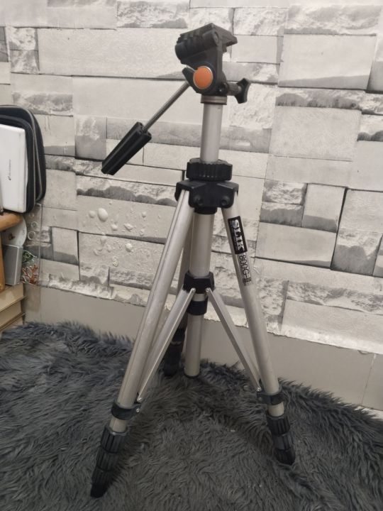 Affordable Slik 800G-III is a lightweight, compact, and portable tripod ...