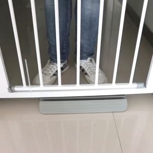 Geleby Safety Gate for Baby Adjustable Baby Safety Door Gate Fence Stair Door Metal High Strength Iron Gate For Kids