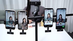 Ulanzi HM2301 Dual Channel Mic Wireless Lavalier Microphone A005