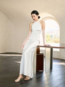 Derela Vintage Satin Lace Bridal Dress Pure White Garden Style for Wedding Reception and Banquet Sleeveless Mid Length Dress