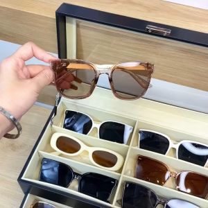 Kính mát nữ gọng V mắt vuông bản to thời trang chống tia UV tuyệt đối-Kr011