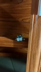 1 Chốt kẹp - Kẹp tủ - Chốt cánh - sập tủ kẹp giá rẻ - Chốt kẹp cửa tủ inox 201& mạ kẽm Chốt kẹp cửa tủ chất liệu inox