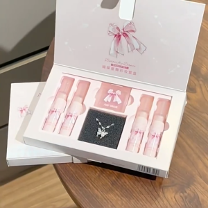 JIANGZHIB ผีเสื้อใหม่ผู้ชายเต้นรำกล่องสีชุดสร้อยคอสีบลัชด้านริมฝีปากสี่แพ็คชุดเคลือบริมฝีปากกล่องสีชมพูอ่อนสว่างทนทานยาวนานเหงื่อหลักฐานและไม่ง่ายต่อการกำจัดเครื่กล่องของขวัญนักเรียน