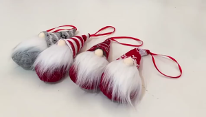 DÂY TREO HÌNH ÔNG GIÀ NOEL ĐỘI MŨ NÓN LEN PHỤ KIỆN DECOR TRANG TRÍ VÒNG NGUYỆT QUẾ CÂY THÔNG NOEL DỊP GIÁNG SINH Y ẢNH