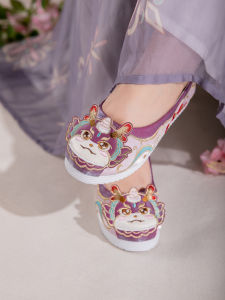 Spring Summer New Style Dragon Year Embroidered Flat Shoes Womens round Toe Traditional Cloth Shoes Match Ancient Costume