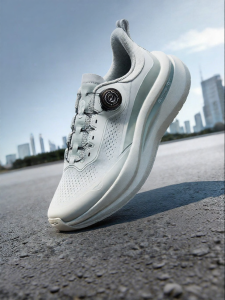 Erke | Knob Closure Breathable Mesh Running Shoes