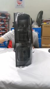 ไฟท้ายแต่ง FORD RANGER ปี 2012-15 ทรงห้าง สีโม้ครมดำ