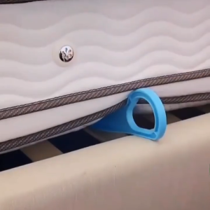 🇲🇾Ready Stock Mattress Lifter Wedge Elevator Bed Sheet Tucker Tool Pengangkat Tilam Bedsheet Maker Helper Tool Selangor