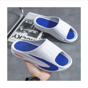 ZiShop รองเท้าแตะแฟชั่น 4 สี รองเท้าแตะแบบสวม พื้นนุ่ม ผลิตภัณฑ์แข็งแรง คุณสมบัติของ 45 วัสดุ พิมพ์ลายด้านข้าง มีหน้าที่เลือกถึงสิ่งที่คุณต้องการ