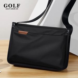 กระเป๋าคนส่งเอกสารพาดลำตัวกอล์ฟคุณภาพสำหรับผู้ชายกระเป๋าพาดไหล่ผ้าไนลอนมีช่องกันน้ำ Ipad 10 Man Cross Body หลายชั้นกระเป๋าสะพายน้ำหนักเบาสีดำ