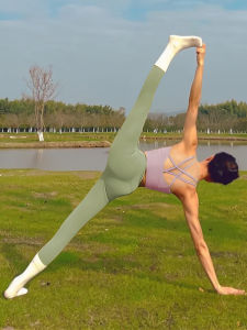 ชุดโยคะฤดูร้อนสำหรับผู้หญิง เสื้อคลุมกีฬาแบบบาง สีเหลือง ดีไซน์ด้านหลังทันสมัย ​​เสื้อวิ่ง Pilates ใหม่ 2024 ชุดโยคะสุดเท่