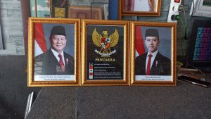 Frame presiden prabowo gibran gold 3 pcs uk. A4 21x30cm