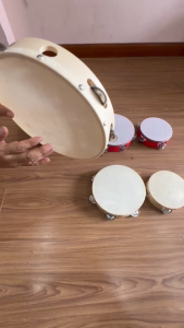 Trống lục lạc cho bé 20cm  gỗ màu đỏ