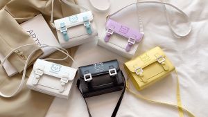 Túi Xách nữ Tặng Kèm Móc Chìa Khóa Hình Trái Tim Chất Da Thật Logo Mèo Giỏ Xách Nữ Đeo Chéo Đeo Vai Đẹp Sang Chảnh 2022 New Hot Hàng Quảng Châu Công Sở  Phong Cách Hàn Quốc Giá Rẻ