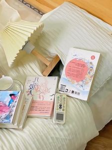 Meja Nakas Kayu & Meja Kecil Rotan Estetik Untuk Kamar