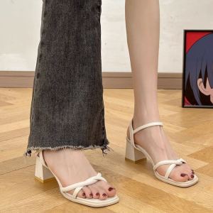 รองเท้าแตะส้นสูงแบบสวมสำหรับผู้หญิง ทรงแฟชั่นฤดูร้อน รองเท้าแตะส้นหนา สไตล์ฝรั่งเศส รองเท้าแตะส้นกลาง รองเท้าแตะส้นเหลี่ยม รองเท้าแตะ PU