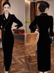 Elegant Black Velvet Cheongsam Long Dress Young Style round Collar Slimming Gown Polyester Fabric High Waist A-Line Skirt