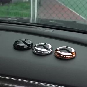 2024 Giá đỡ điện thoại di động trên ô tô mới Biển báo đỗ xe Biển số đa chức năng Điều hướng Xe xoay Trang trí bảng điều khiển trung tâm Hai trong một