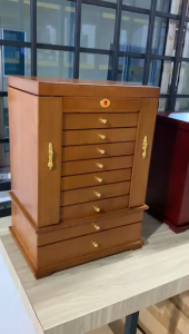 Roll_n_Rotate Solid wood retro jewelry box with lock collection box high-grade anti-oxidation antique Chinese style border