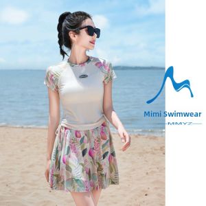 Sporty One-Piece Women's Swimsuit: Conservative & Large Size Training Suits for Students & Hot Springs