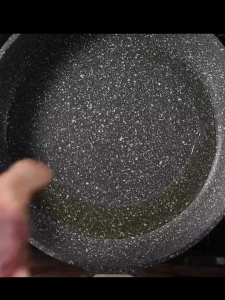 กระทะ หินอ่อนก้นลึก ขนาด24/26/28cm เกรดพรีเมี่ยม ไม่ติดกระทะ ทำความสะอาดง่าย ใช้ได้กับเตาทุกประเภท