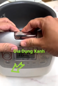 2 Lẫy nồi cơm điện Toshiba 1.8 lít RC-18NMF/18NTFV RC-10NMF/10NTFV ( 1 Lít và 1.8Lít )