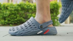 Sandal mùa hè giảm Giá đế mềm da kín nước Dép thời trang xu hướng giày cho nam giới