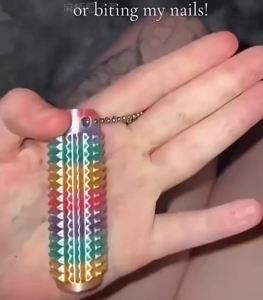 Đồ Chơi Giảm Căng Thẳng Dạng Móc Khóa Gai 3D In Hình Little Ouchies Với Nút Bấm Xoay - Đồ Chơi Cảm Giác Giúp Giảm Lo Âu Và Tăng Sự Tập Trung