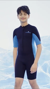 Đồ bơi giữ nhiệt bé trai Dive and Sail size 27kg - 55kg | Mẫu tay ngắn quần ngắn giữ ấm rât tốt