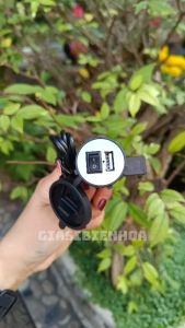 Sạc Điện Thoại Gắn Trên Xe Máy Xe Mô Tô Xe Đạp Điện Có Công Tắc 2.1A Dây Dài 1M2