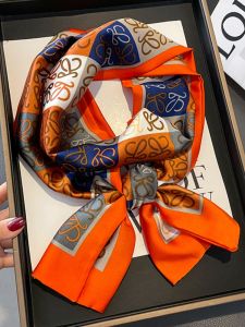 Fashionable Double-Sided Floral Silk Scarf for Women Versatile Thin Band Decoration Suitable for All Seasons
