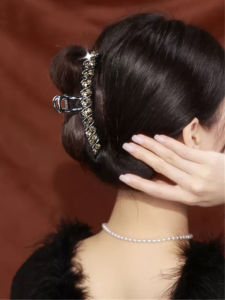 Womens Water Diamond Hair Claw Clip Retro Court Style Alloy Shark Tail Hair Clip Vintage Hair Accessories Fresh out New Model