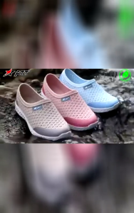 Sepatu Karet Slip On Wanita ATT AKL 160