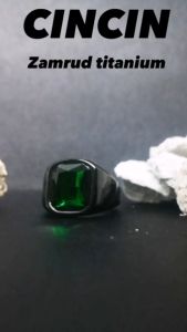 Cincin Pria Titanium Warna Hitam Anti Karat Batu Zamrud Hijau